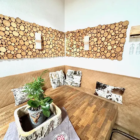 Belle Kitz By Belle Kitzbühel