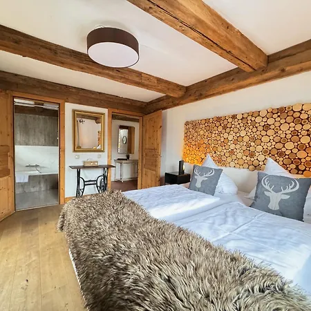 Belle Kitz By Belle Kitzbühel